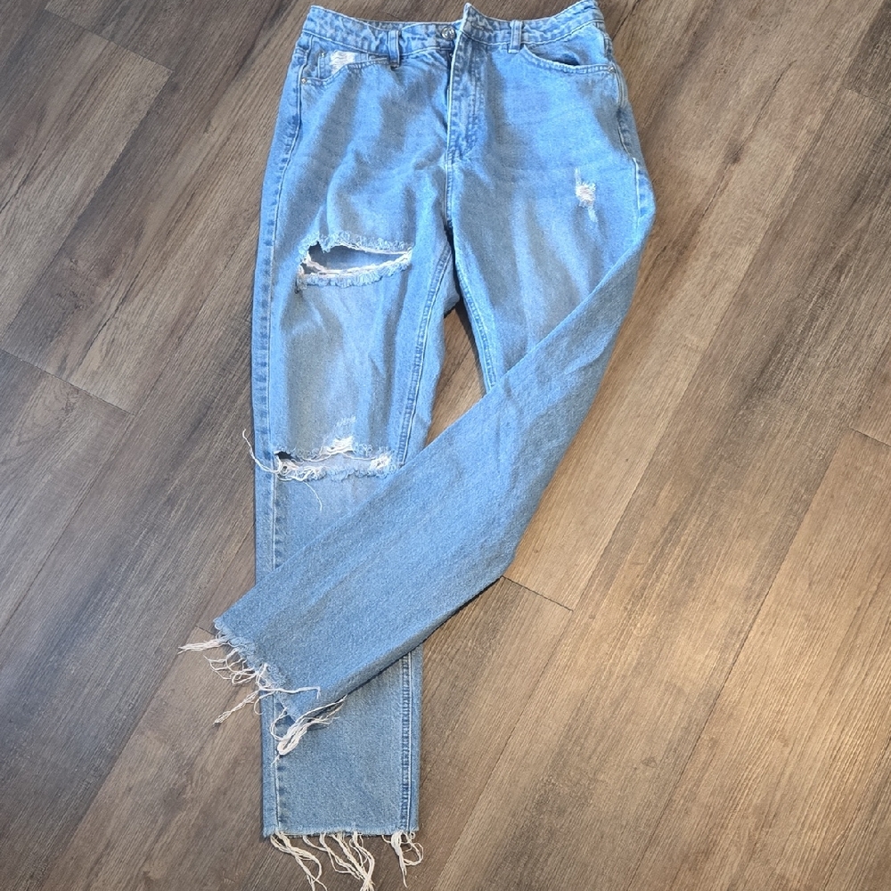 Missguided Light Blue Distressed Jeans
